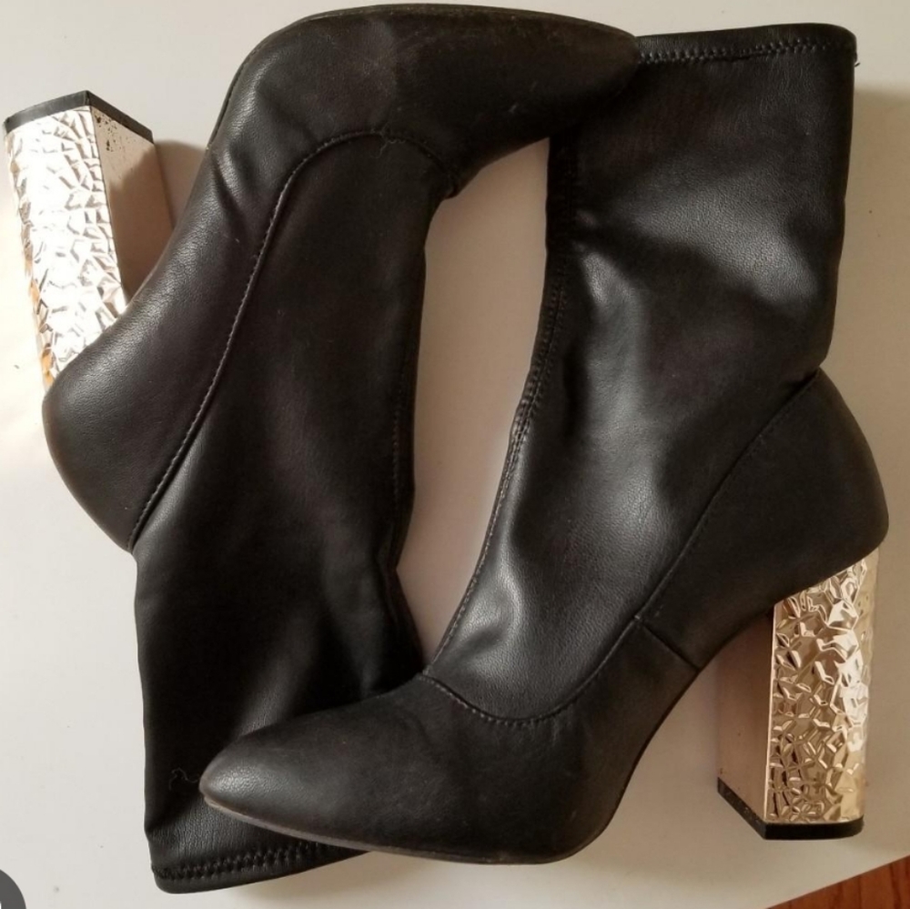 Qupid Hammered Metal Heel Boots - Picture 6 of 6